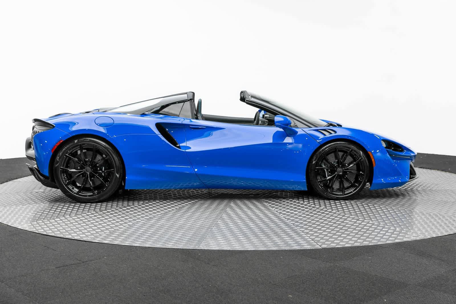 New 2025 McLaren Artura Spider RWD image 47