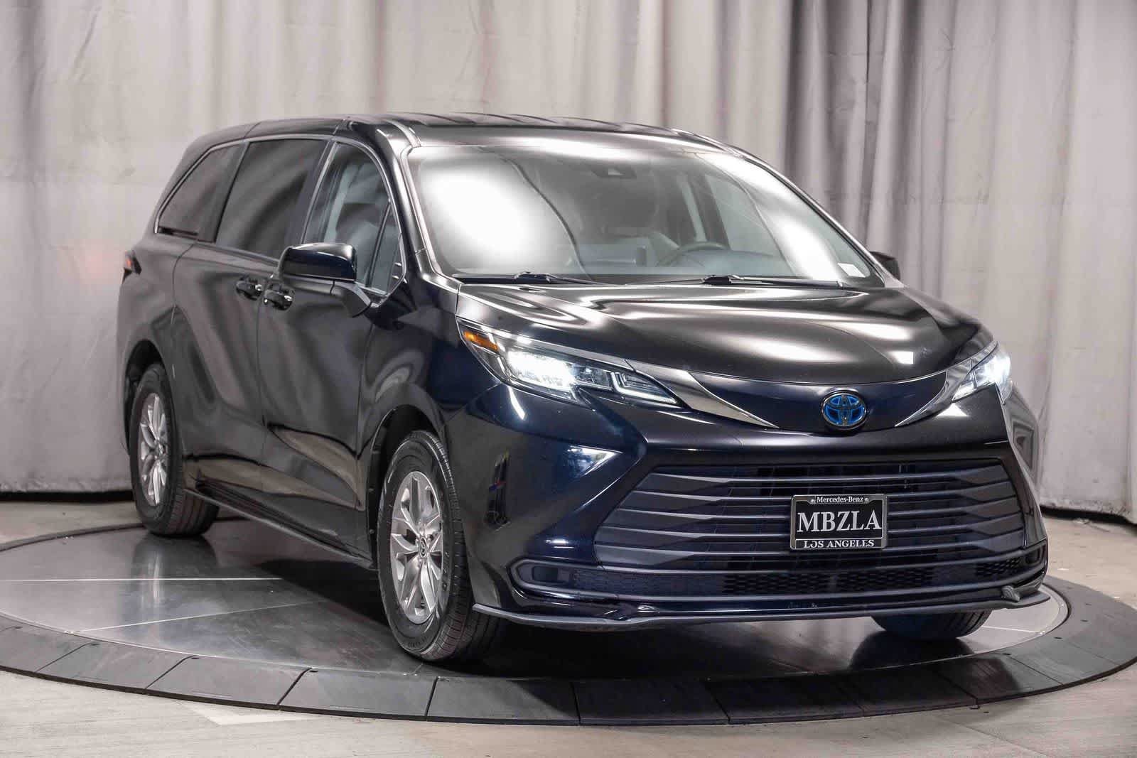 Used 2022 Toyota Sienna LE FWD image 5