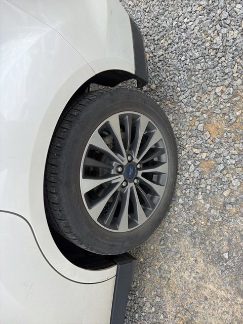 Used 2018 Ford C-MAX Titanium w/ Equipment Group 301A image 6