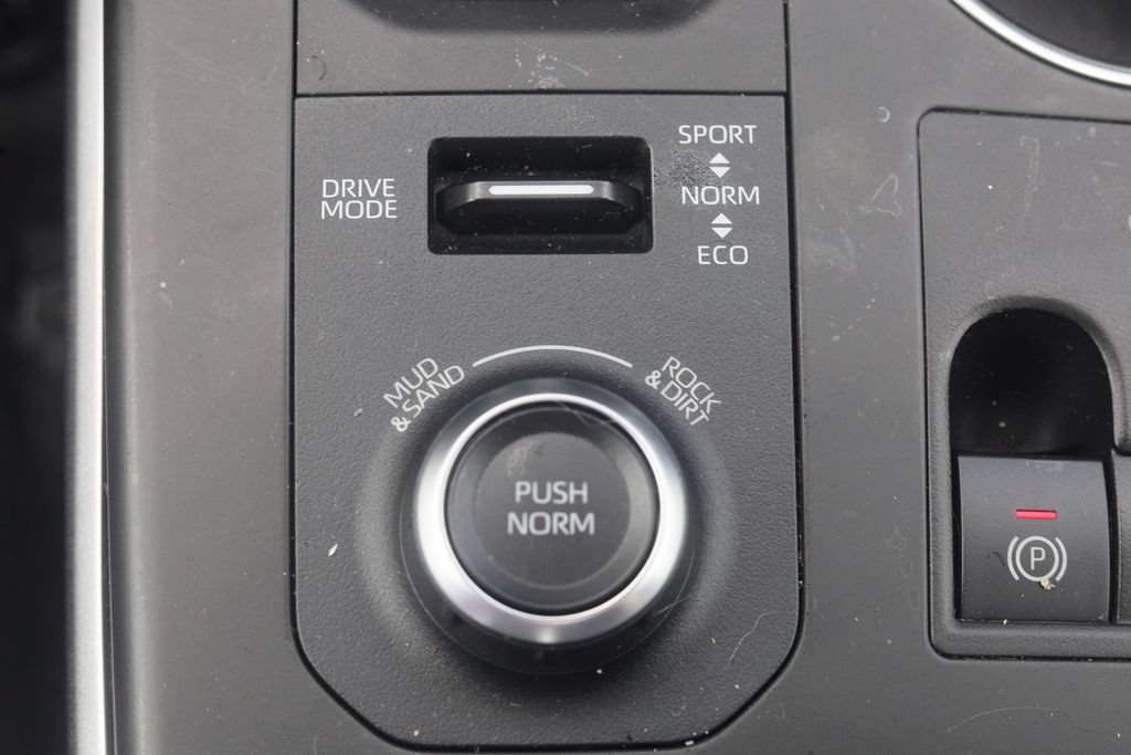 Used 2024 Toyota Highlander XSE AWD/4WD image 31