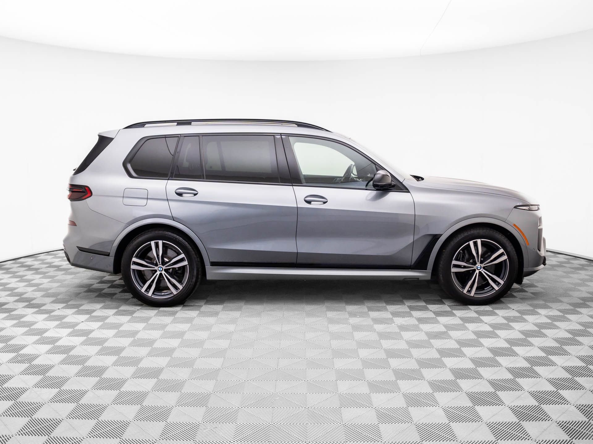Certified 2024 BMW X7 M60i w/ Climate Comfort Package image 6