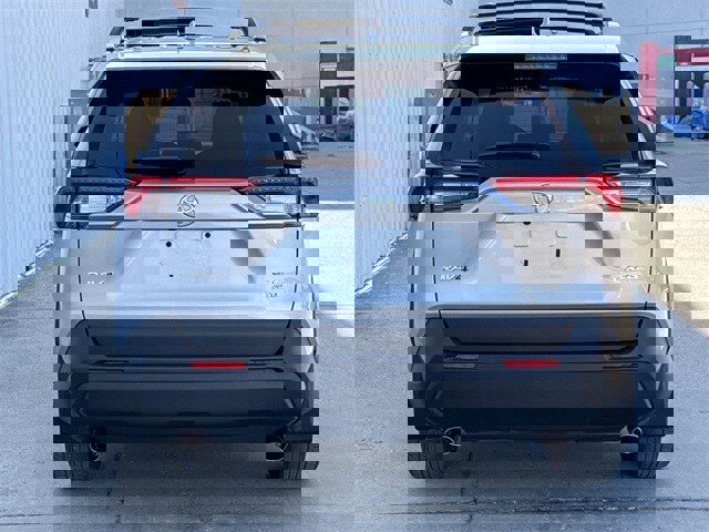Used 2024 Toyota RAV4 XLE w/ Convenience Package image 5