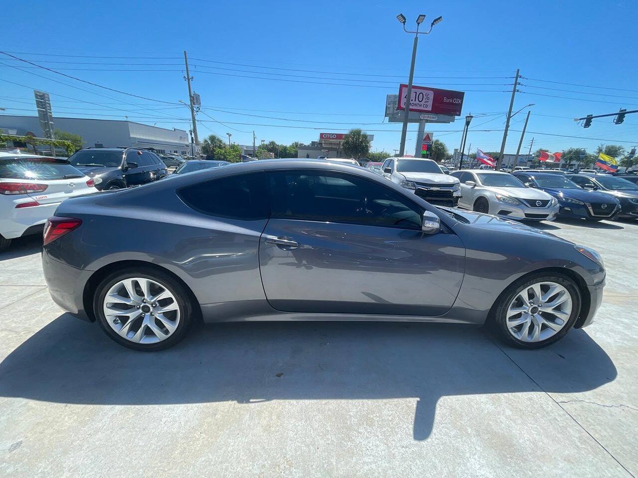 Used 2016 Hyundai Genesis 3.8 RWD image 3
