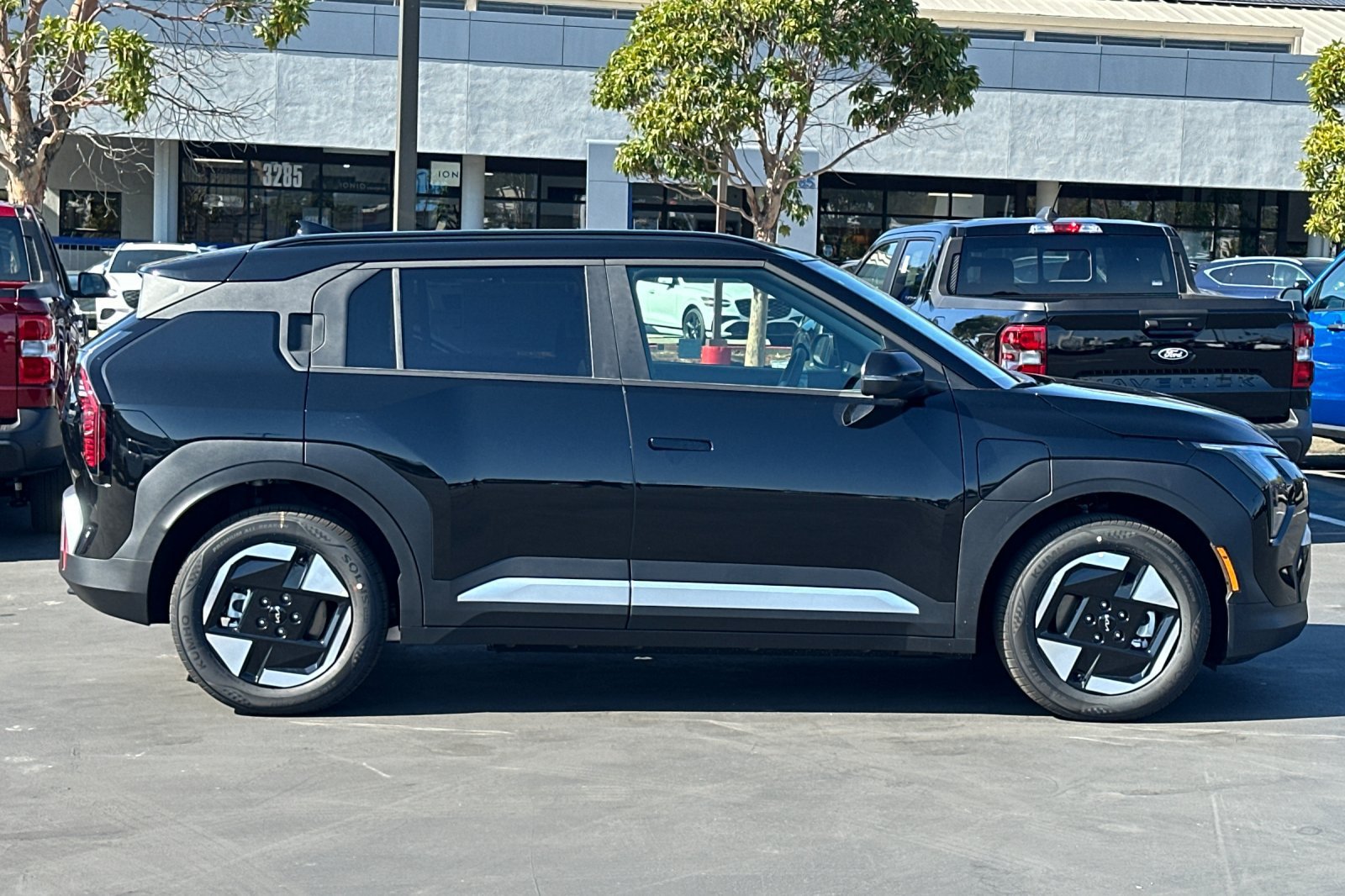 New 2027 Kia EV3 Wind FWD image 3