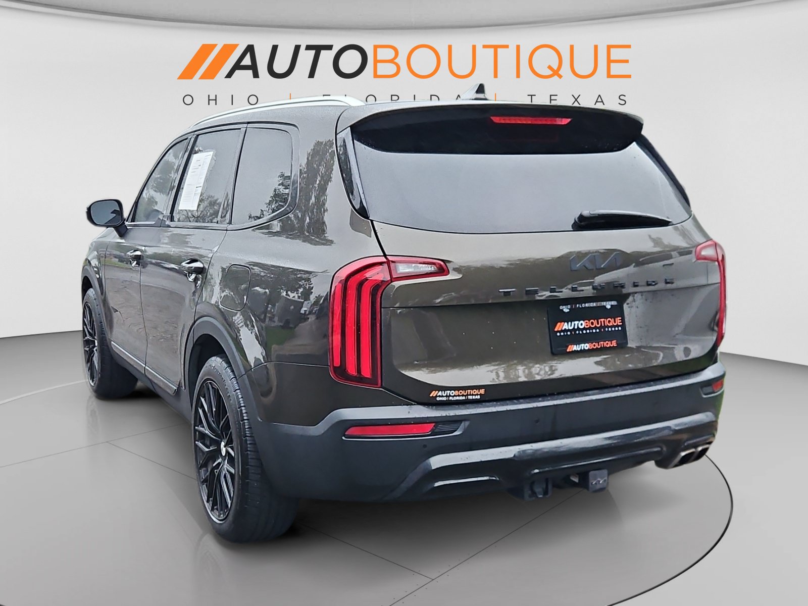 Used 2022 Kia Telluride EX w/ EX Premium Package AWD/4WD image 3