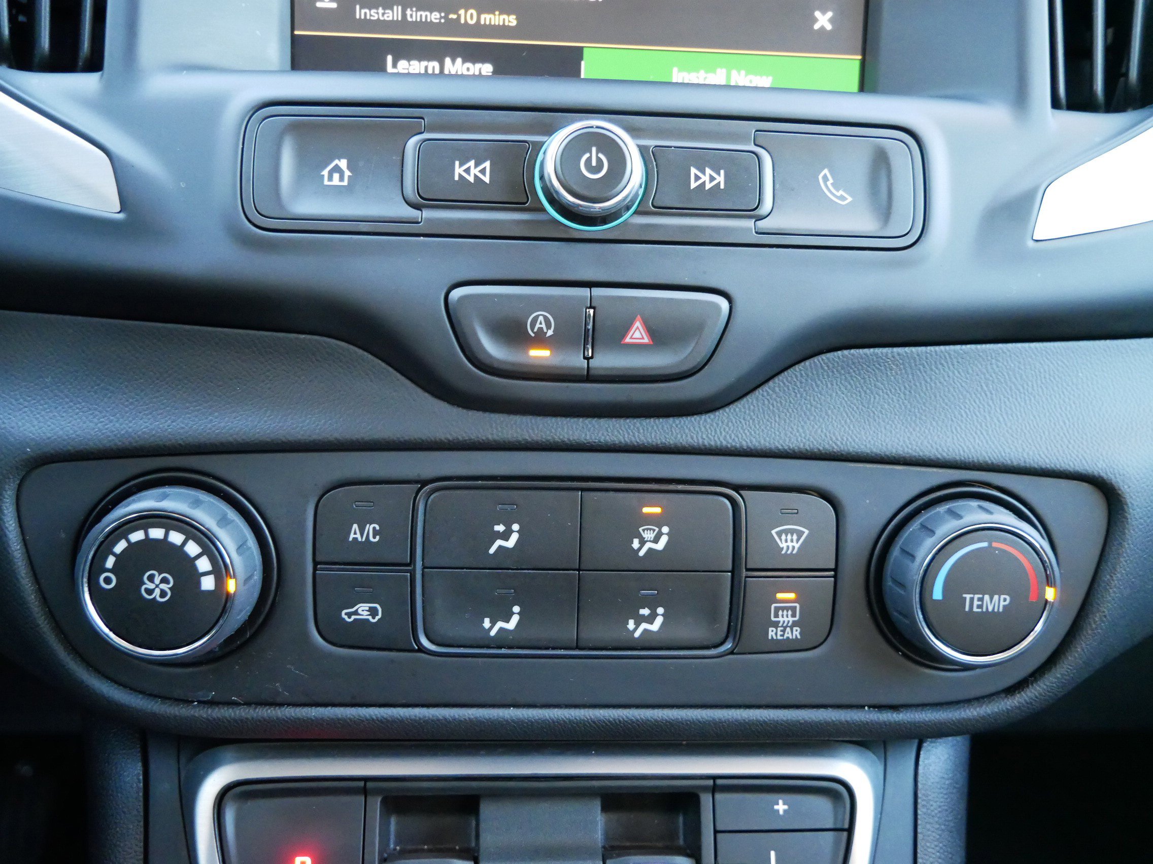 Used 2024 GMC Terrain SLE image 20