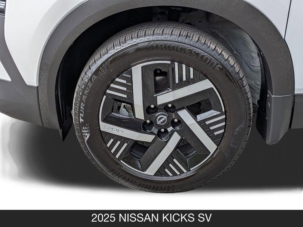 Used 2025 Nissan Kicks SV FWD image 11
