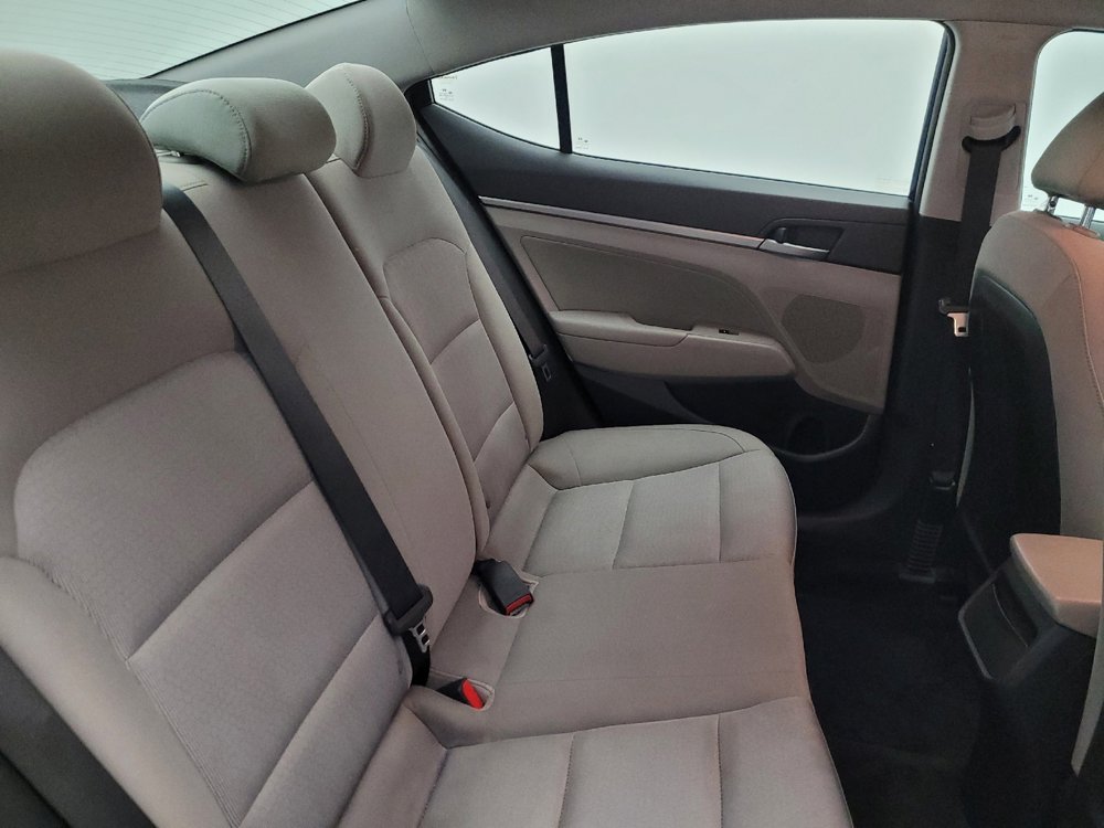 Used 2017 Hyundai Elantra SE image 19
