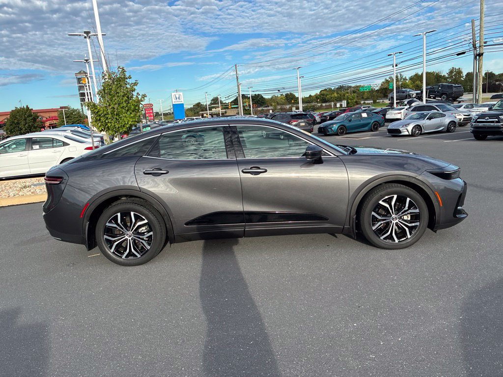 Certified 2023 Toyota Crown AWD/4WD image 6
