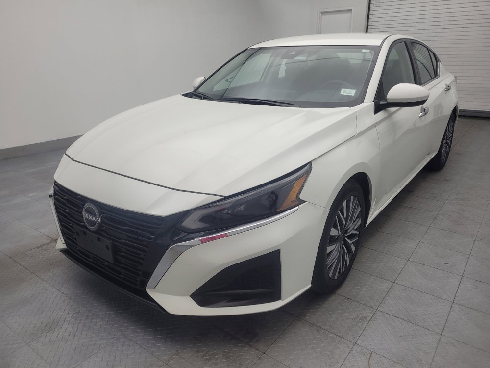 Used 2023 Nissan Altima 2.5 SV image 2