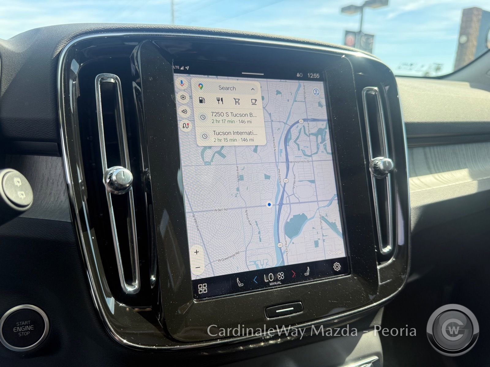 Used 2025 Volvo XC40 B5 Plus image 22