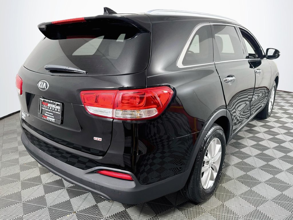 Used 2017 Kia Sorento FWD w/ LX Convenience Package image 7