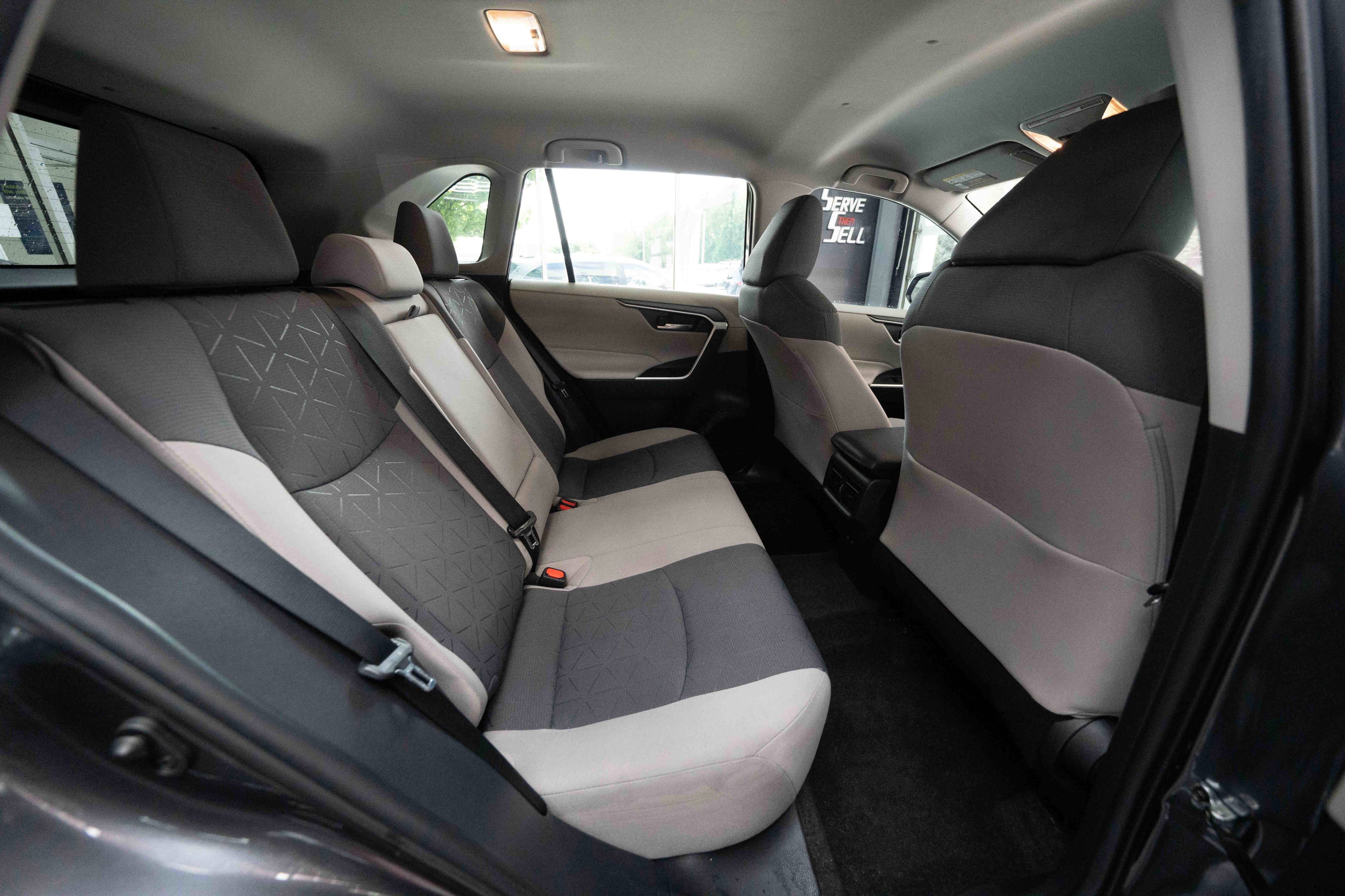 Used 2021 Toyota RAV4 XLE FWD image 23