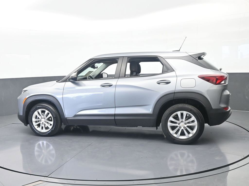 Used 2023 Chevrolet TrailBlazer LS FWD image 3