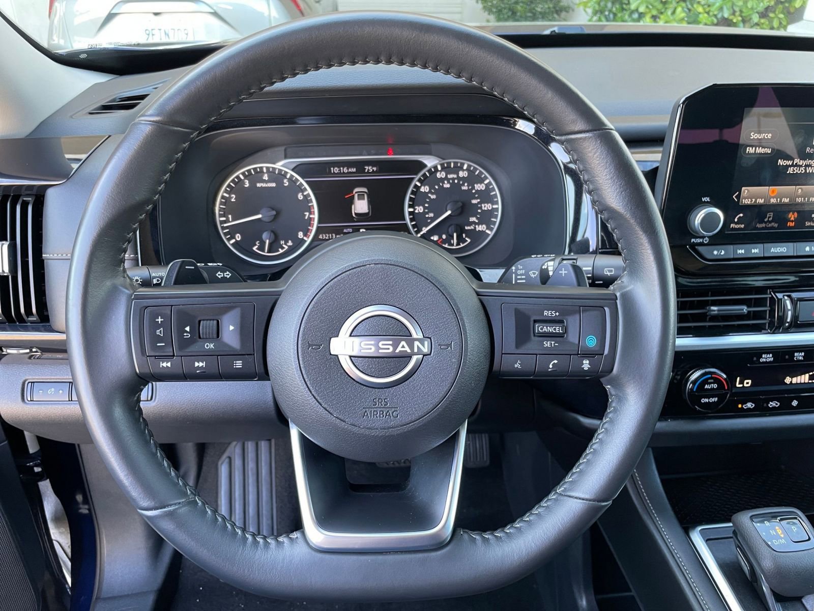 Used 2025 Nissan Pathfinder SV image 30