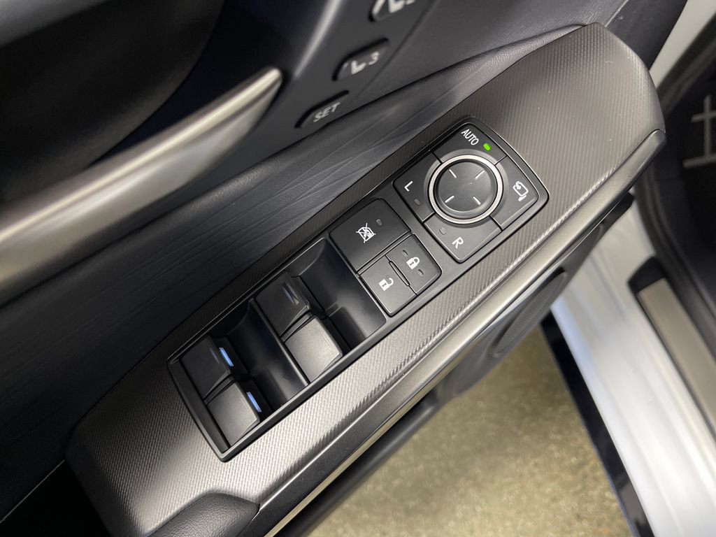 Used 2025 Lexus IS 350 F Sport w/ Navigation Package RWD image 18