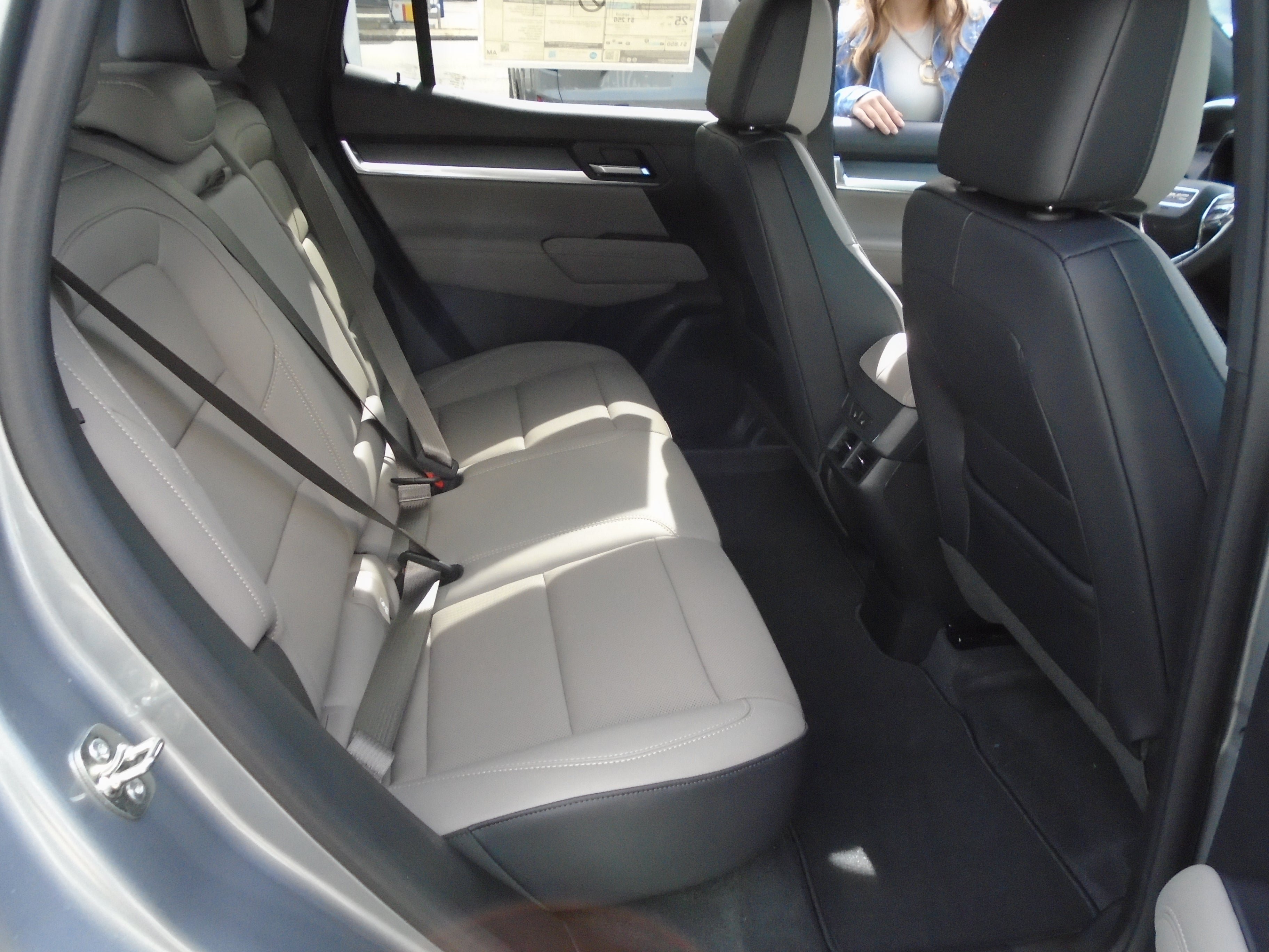 New 2027 GMC Terrain Elevation w/ Elevation Premium Package AWD/4WD image 12