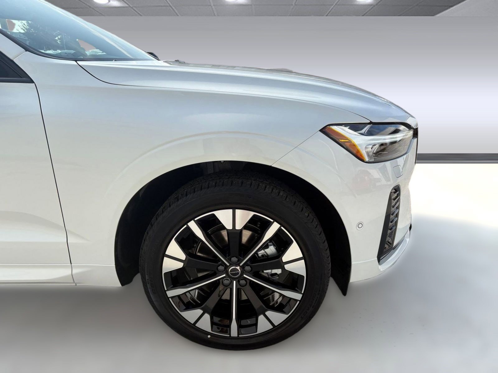 Certified 2026 Volvo XC60 B5 Plus w/ Protection Package Premier image 11