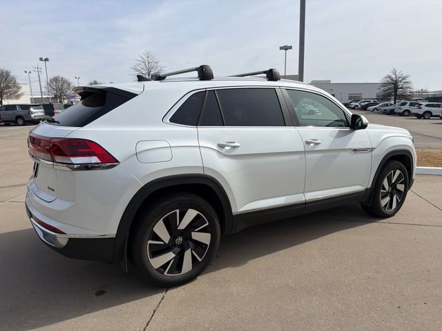 Used 2024 Volkswagen Atlas Cross Sport SEL image 5