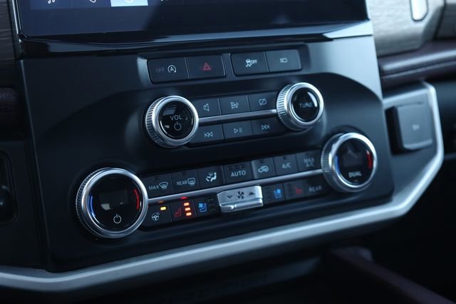 Used 2024 Ford Expedition Max Limited image 26