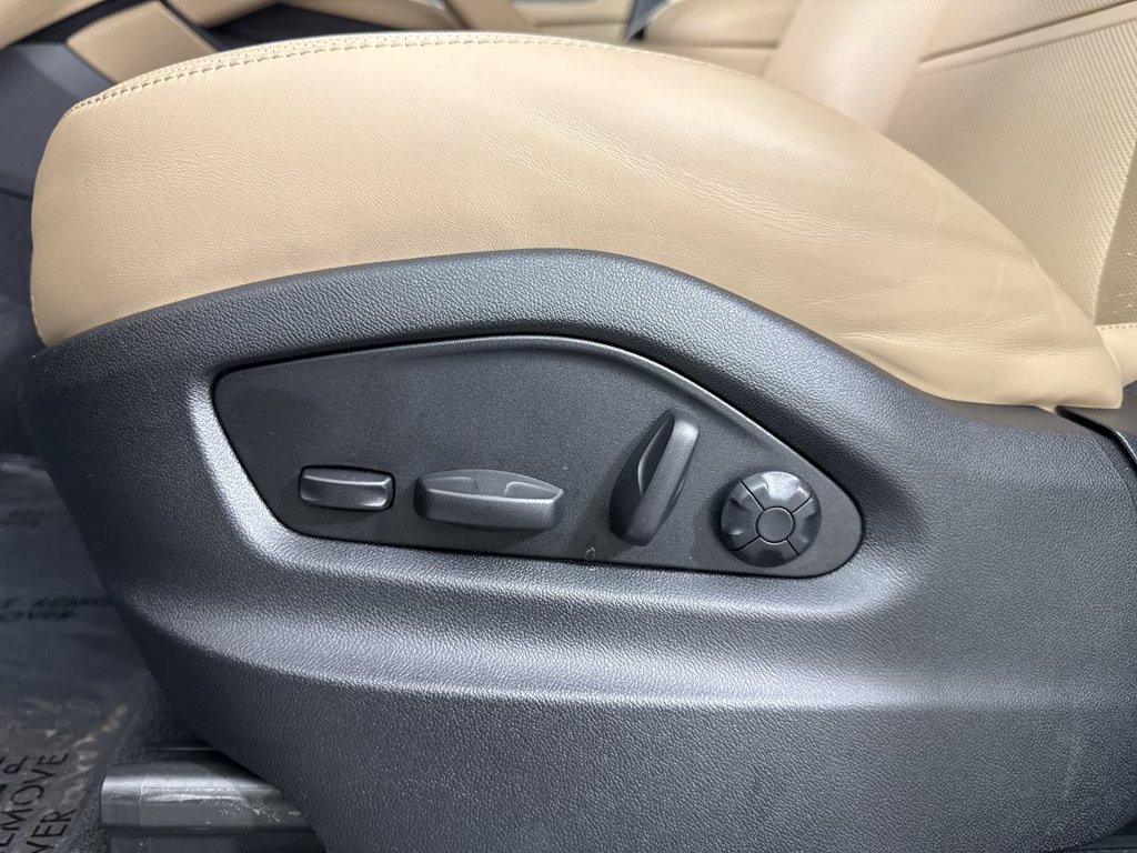 Certified 2026 Porsche Cayenne AWD/4WD image 38