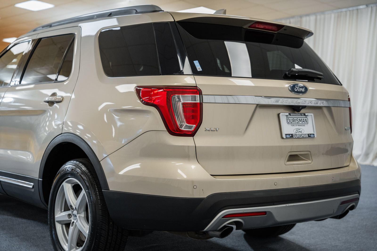 Certified 2017 Ford Explorer XLT w/ Equipment Group 202A image 6