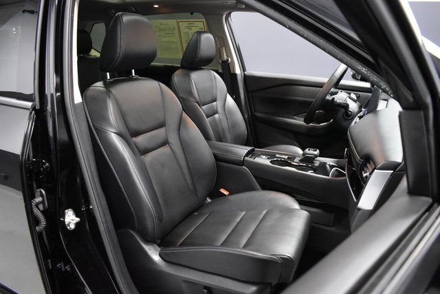 Certified 2025 Nissan Rogue SL w/ Tech Package image 14