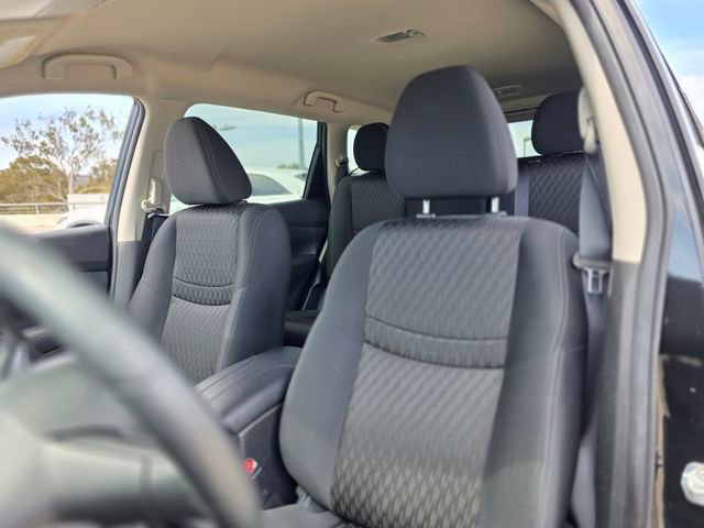 Used 2019 Nissan Rogue SV image 15