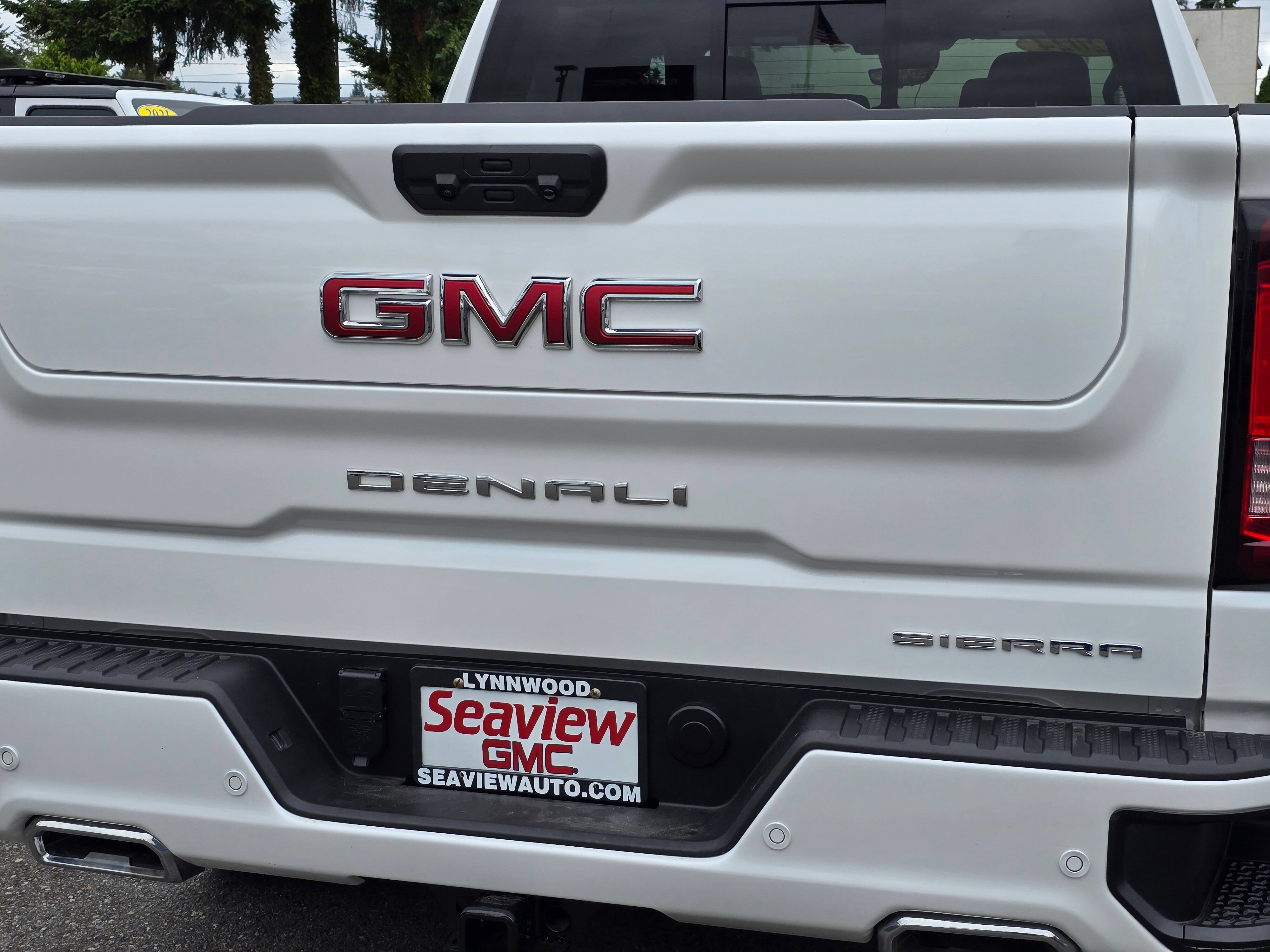 Used 2024 GMC Sierra 1500 Denali w/ Denali Reserve Package AWD/4WD image 14