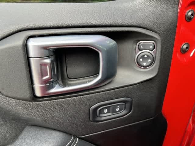 Used 2022 Jeep Wrangler Unlimited Sahara AWD/4WD image 33