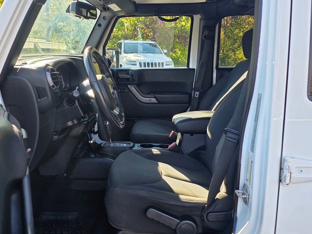 Used 2017 Jeep Wrangler Unlimited Willys image 14