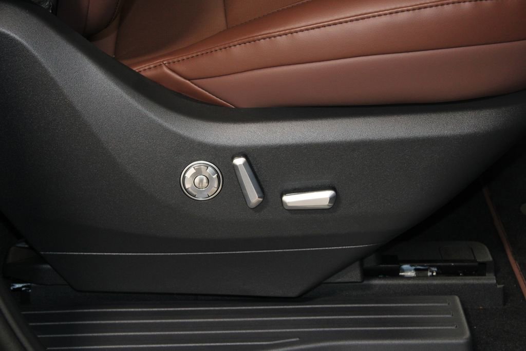 New 2026 Lincoln Navigator L Reserve AWD/4WD image 34