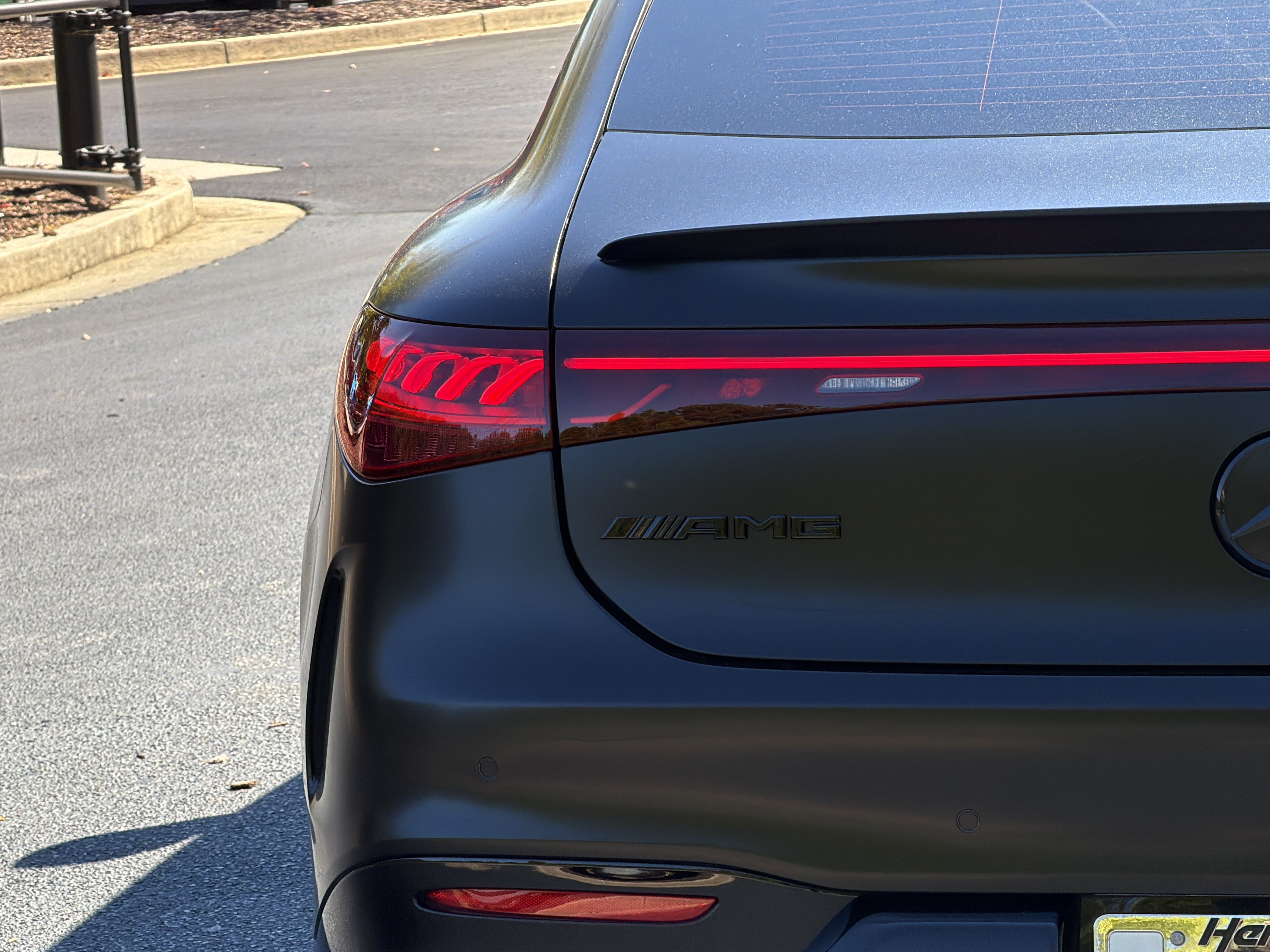 Used 2022 Mercedes-Benz EQS AMG 4MATIC w/ Exclusive Trim Package image 22