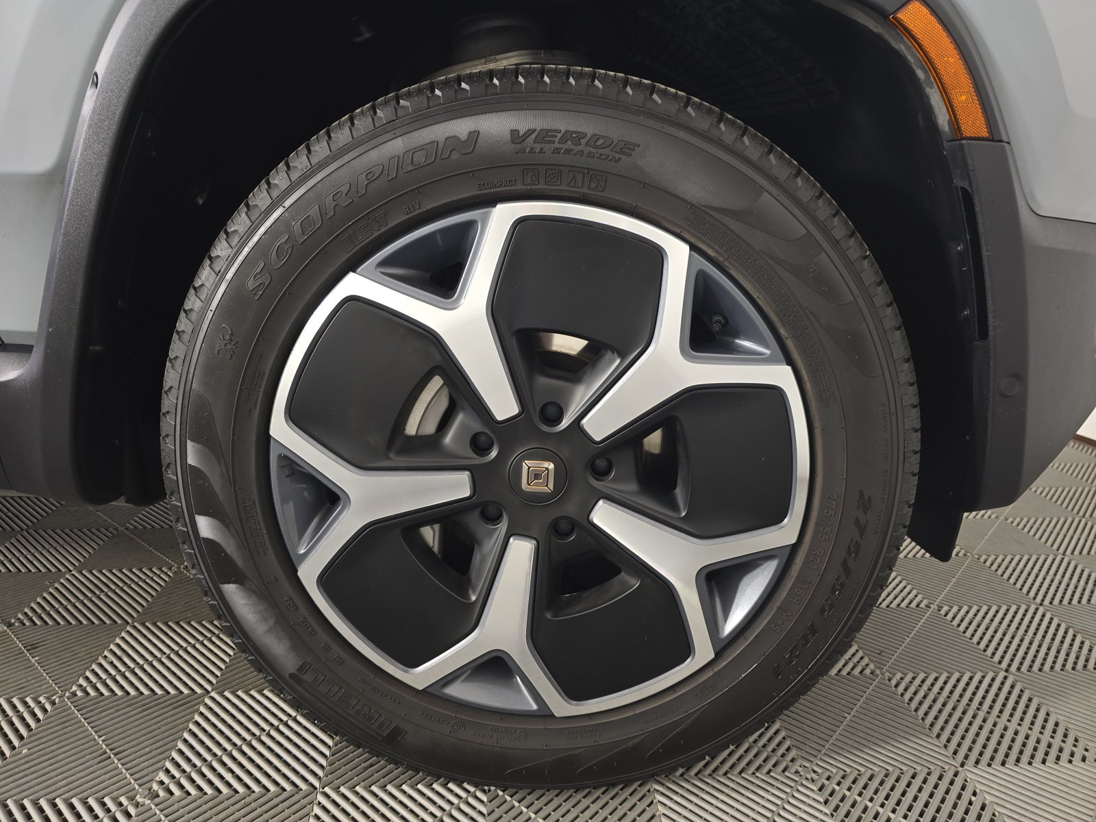 Used 2024 Rivian R1T Adventure Dual AWD/4WD image 12