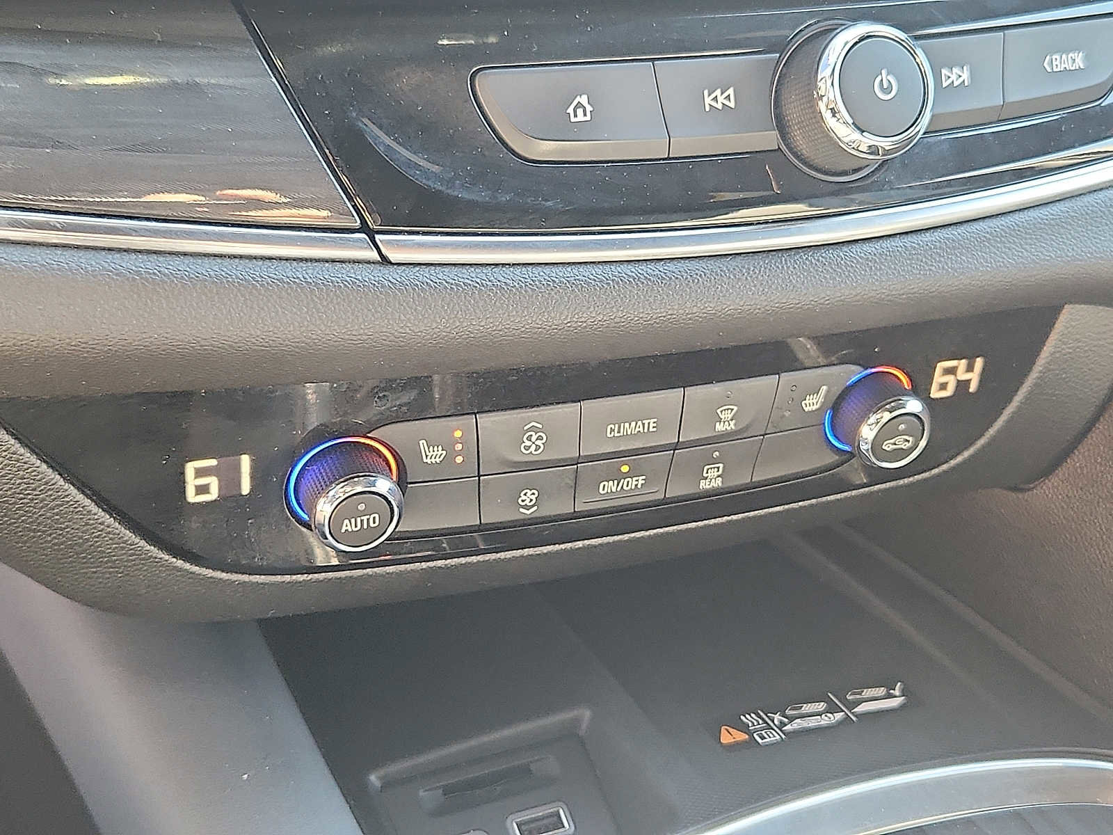 Used 2023 Buick Enclave Essence FWD image 15