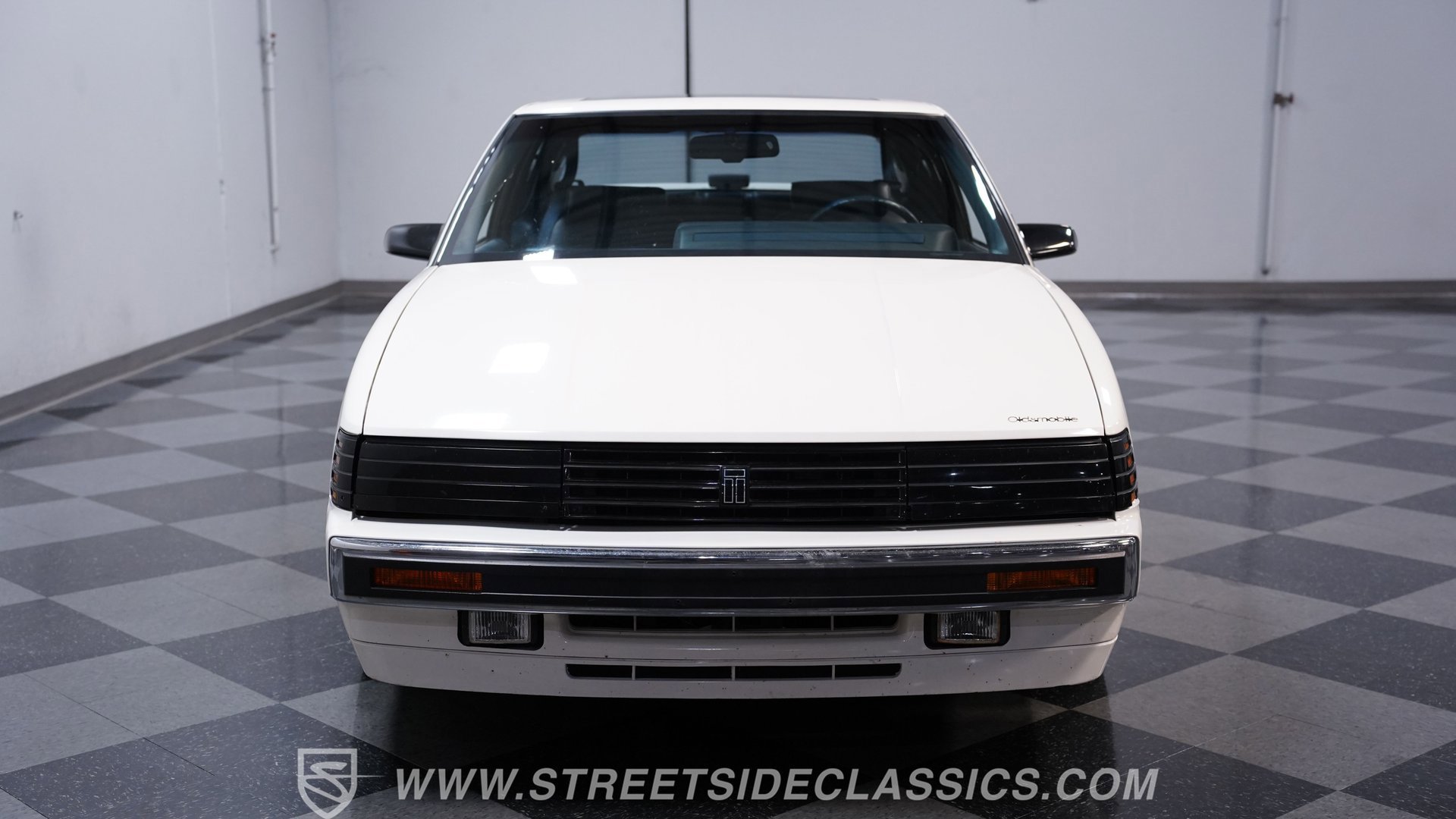 Used 1989 Oldsmobile Toronado Trofeo image 16