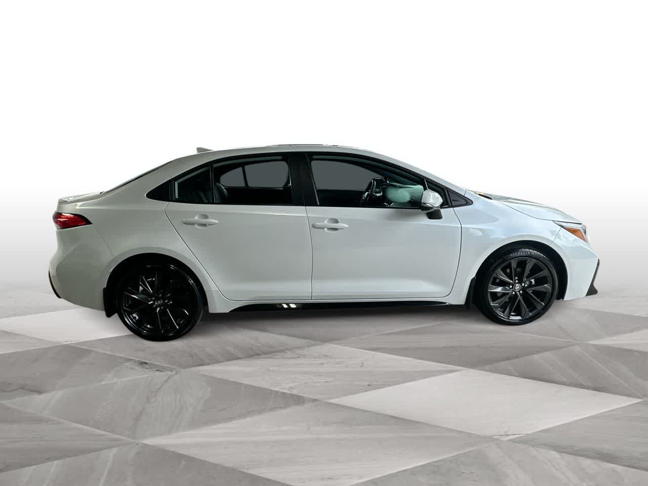 Used 2026 Toyota Corolla SE FWD image 9