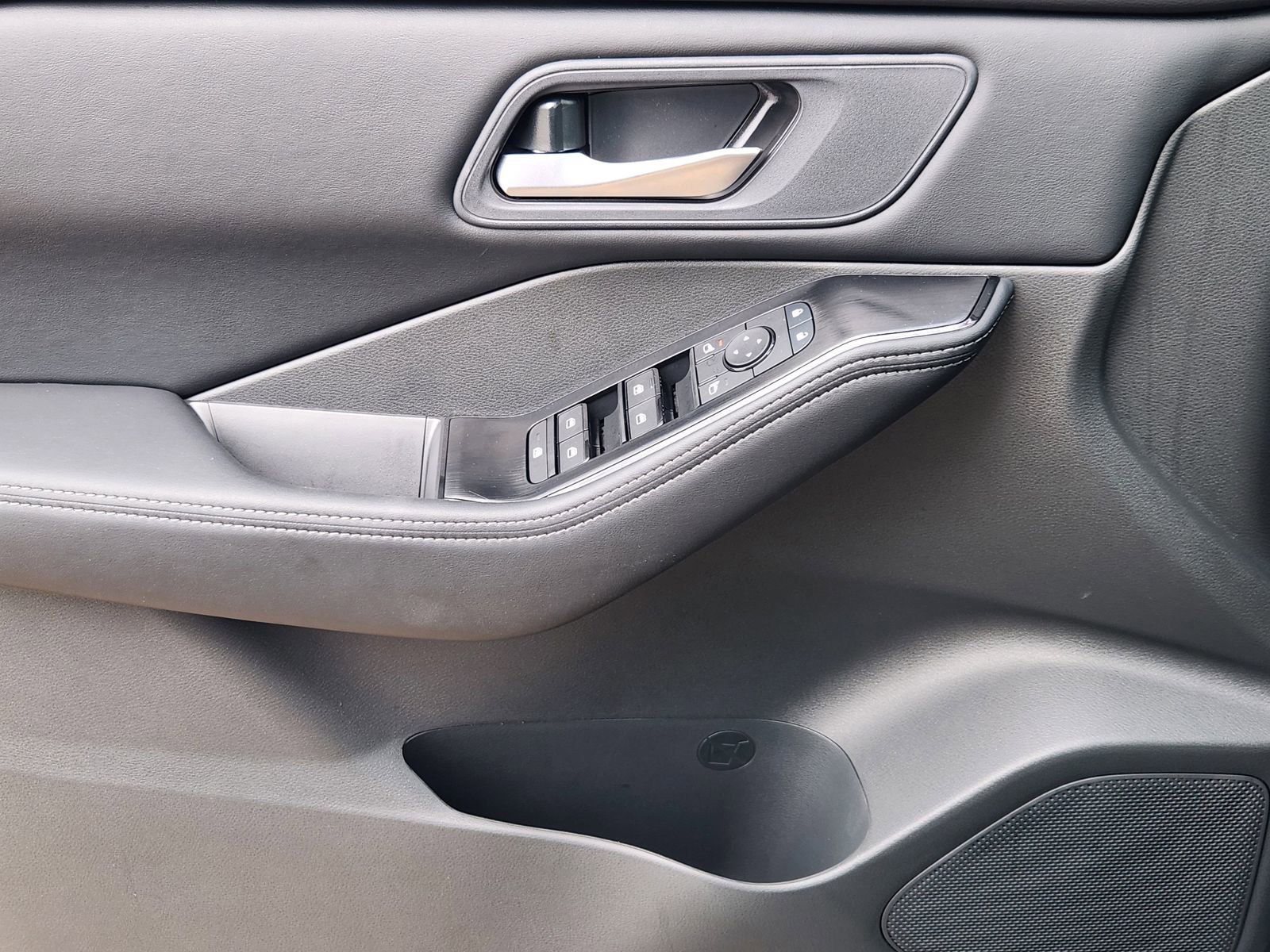 New 2026 Nissan Rogue SV image 20