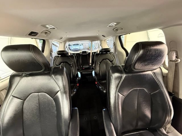 Used 2022 Chrysler Pacifica Touring-L FWD image 31