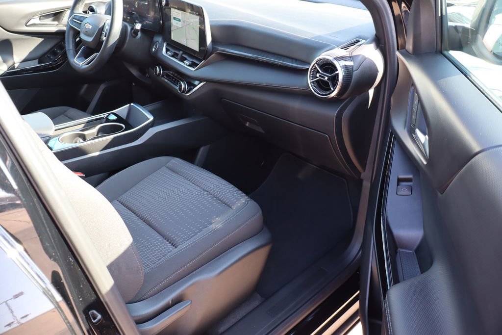 Used 2025 Chevrolet Equinox LT w/ Safety and Technology Package image 42