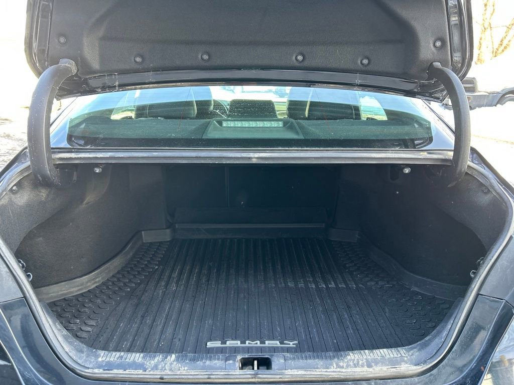 Used 2022 Toyota Camry XLE image 23