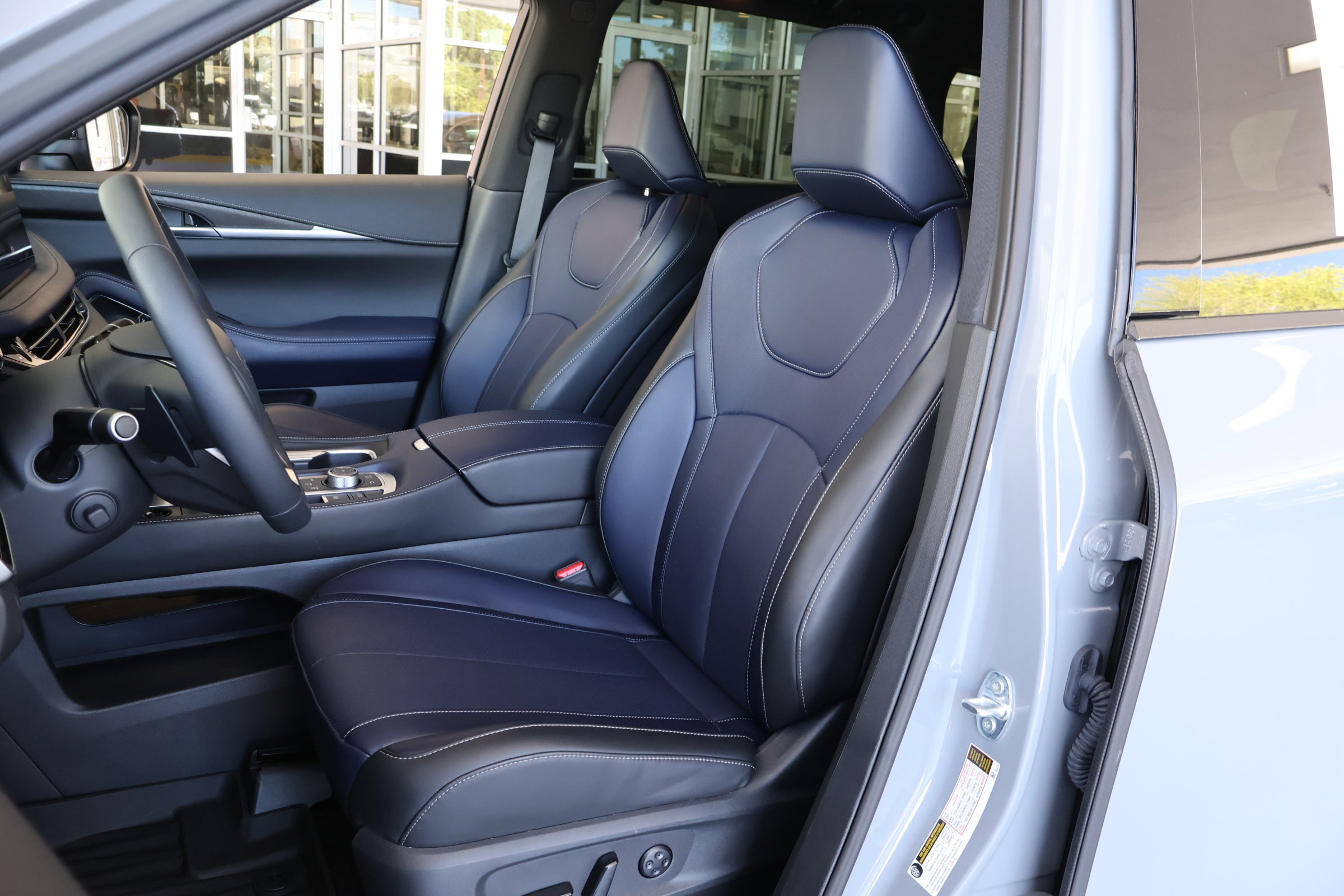 Certified 2026 INFINITI QX60 Sport w/ Dark Cargo Package AWD/4WD image 2