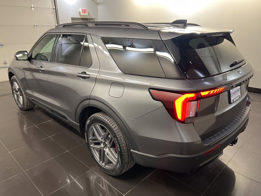 New 2026 Ford Explorer ST-Line w/ ST-Line Street Pack image 4