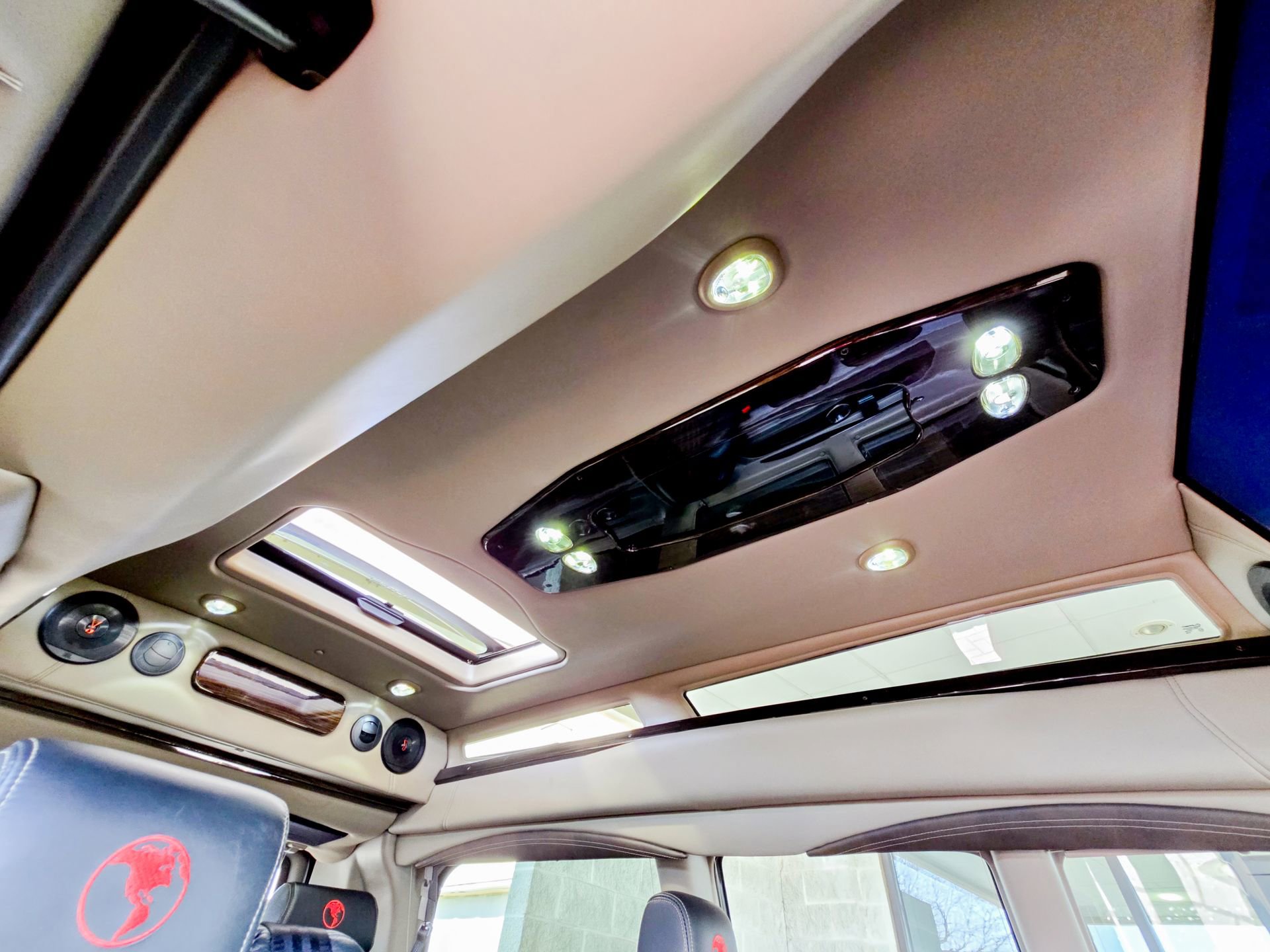 Used 2025 GMC Savana 2500 RWD image 23