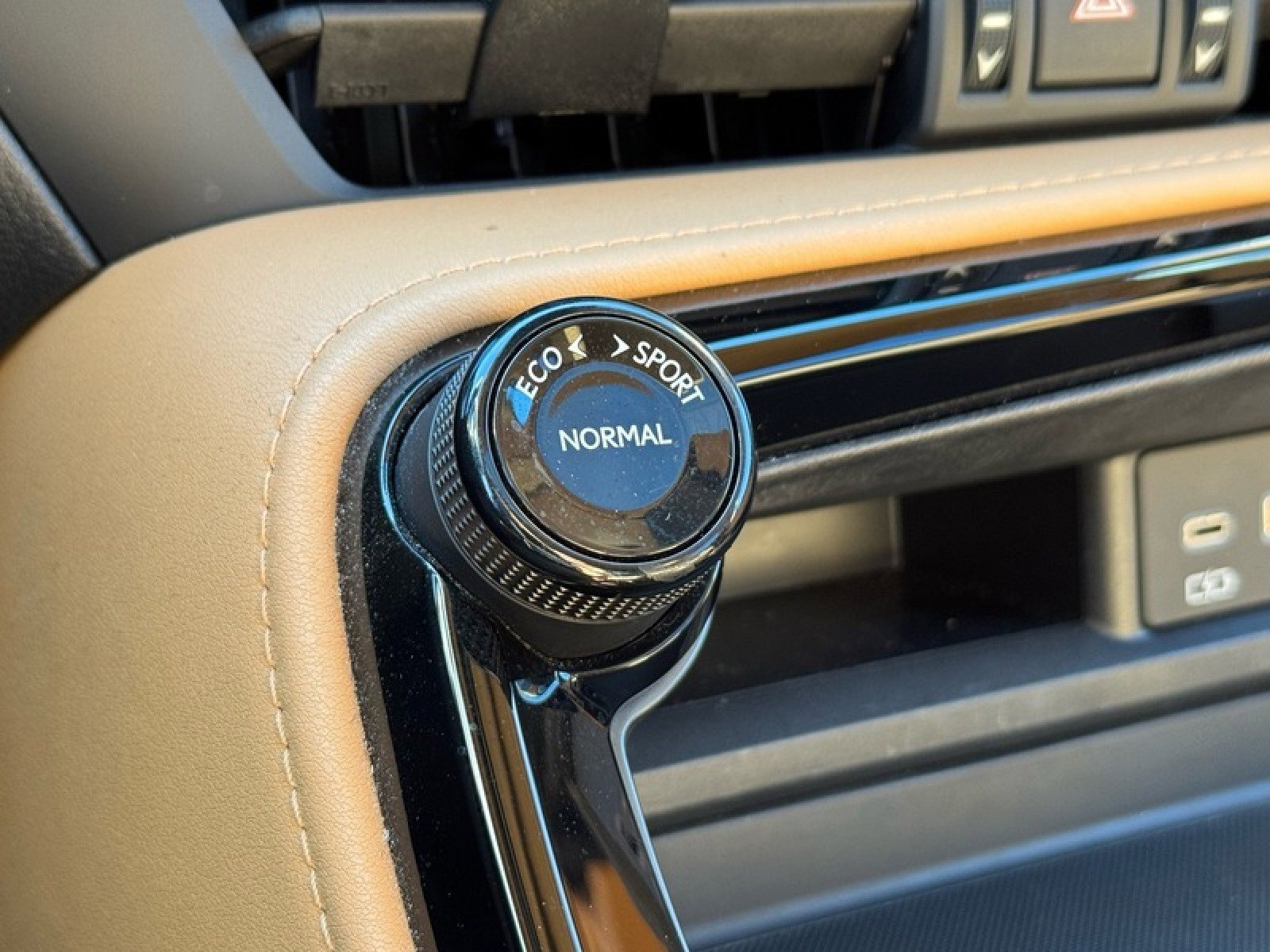 Used 2024 Lexus NX 250 FWD w/ Cold Area Package image 33