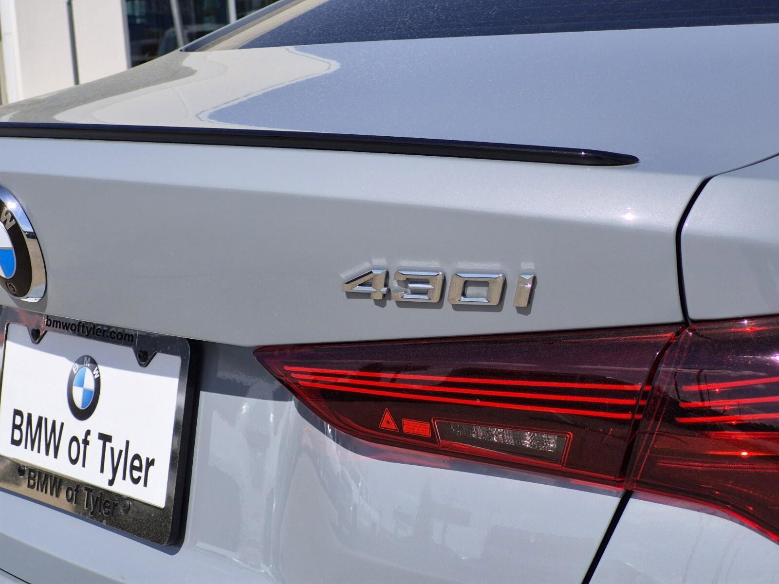 Used 2025 BMW 430i Coupe w/ M Sport Package RWD image 10