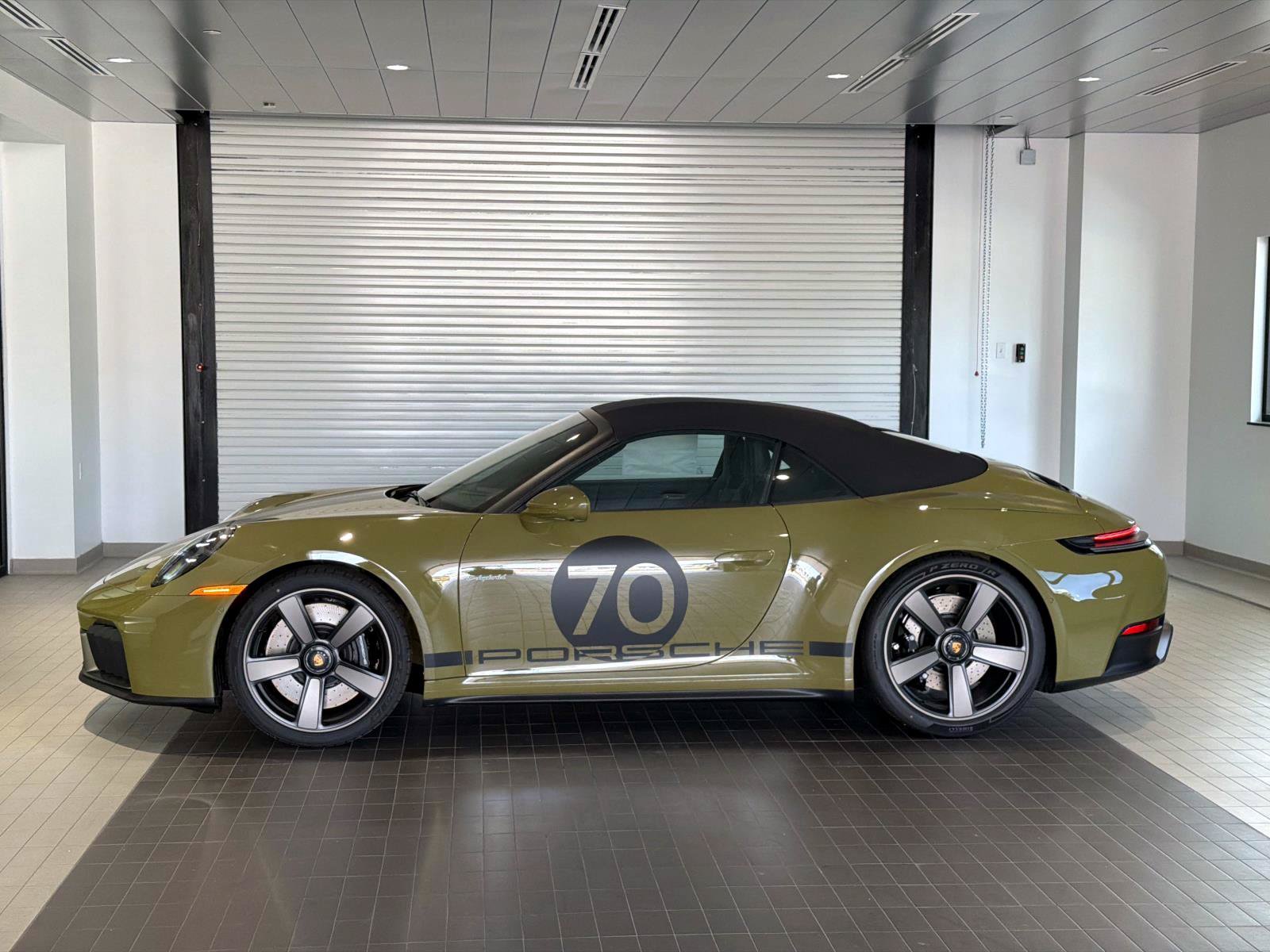 New 2026 Porsche 911 GTS RWD image 2