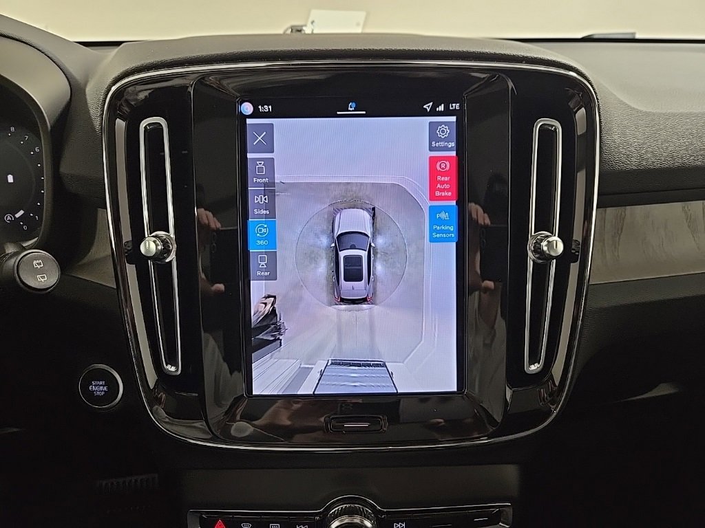 New 2026 Volvo XC40 B5 Ultra w/ Climate Package image 19