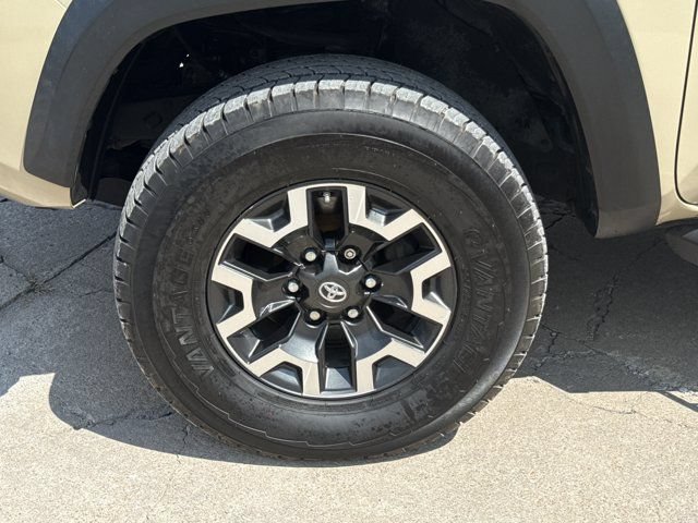 Used 2019 Toyota Tacoma TRD Off-Road AWD/4WD image 13