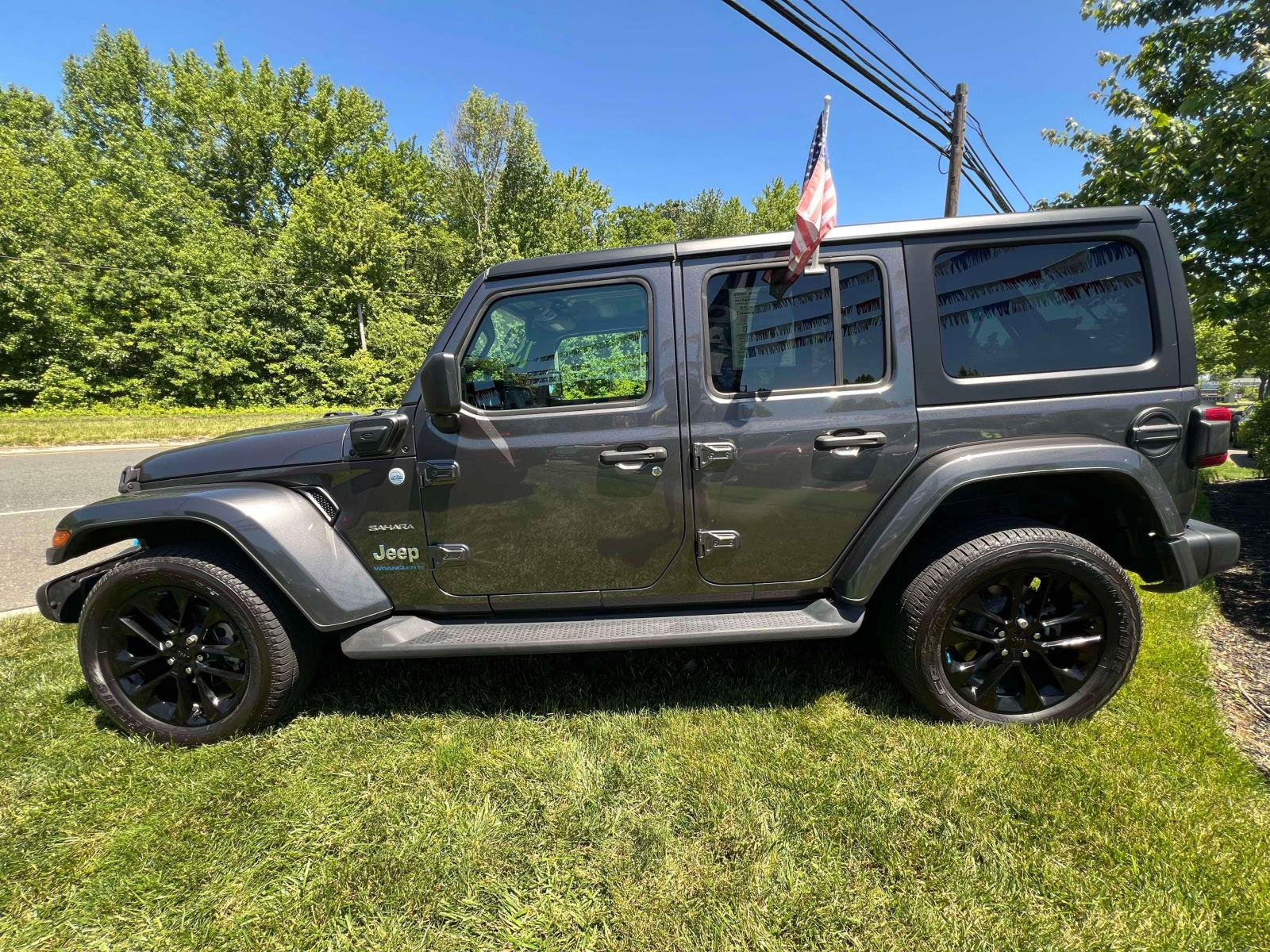 Used 2023 Jeep Wrangler Unlimited Sahara w/ Cold Weather Group AWD/4WD image 6